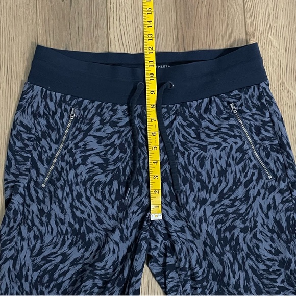 Athleta Trekkie North Printed Crop‎ 23” Jogger - Picture 8 of 10